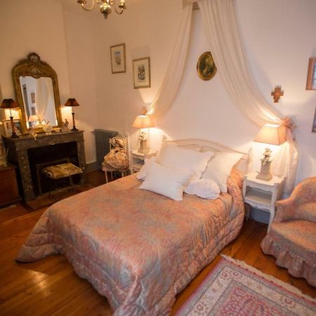 Le Grand Echiquier Hotel Coutras Bagian luar foto