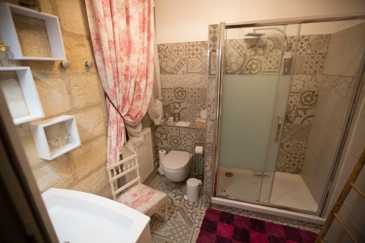 Le Grand Echiquier Hotel Coutras Bagian luar foto