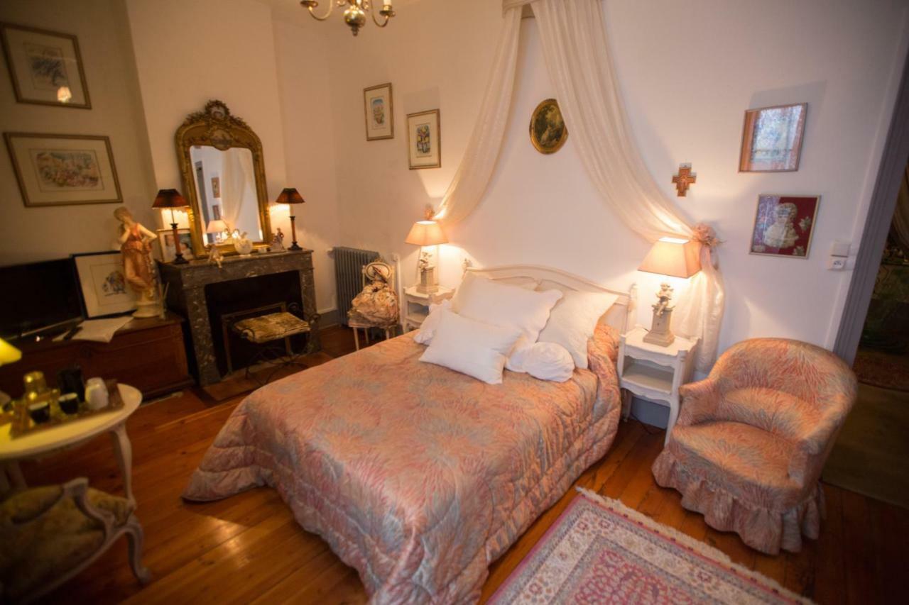 Le Grand Echiquier Hotel Coutras Bagian luar foto